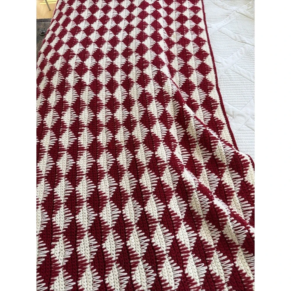 Vintage Hand Crochet Red/white Blanket/throw39in W X 80in L GWB004